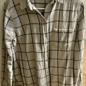 Sonoma Women's Cream and Navy Checkered Blouse
